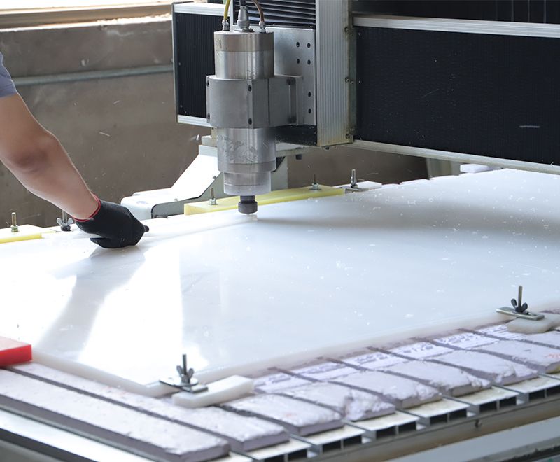 如何根据不同特性选择合适的超高分子量聚乙烯板？